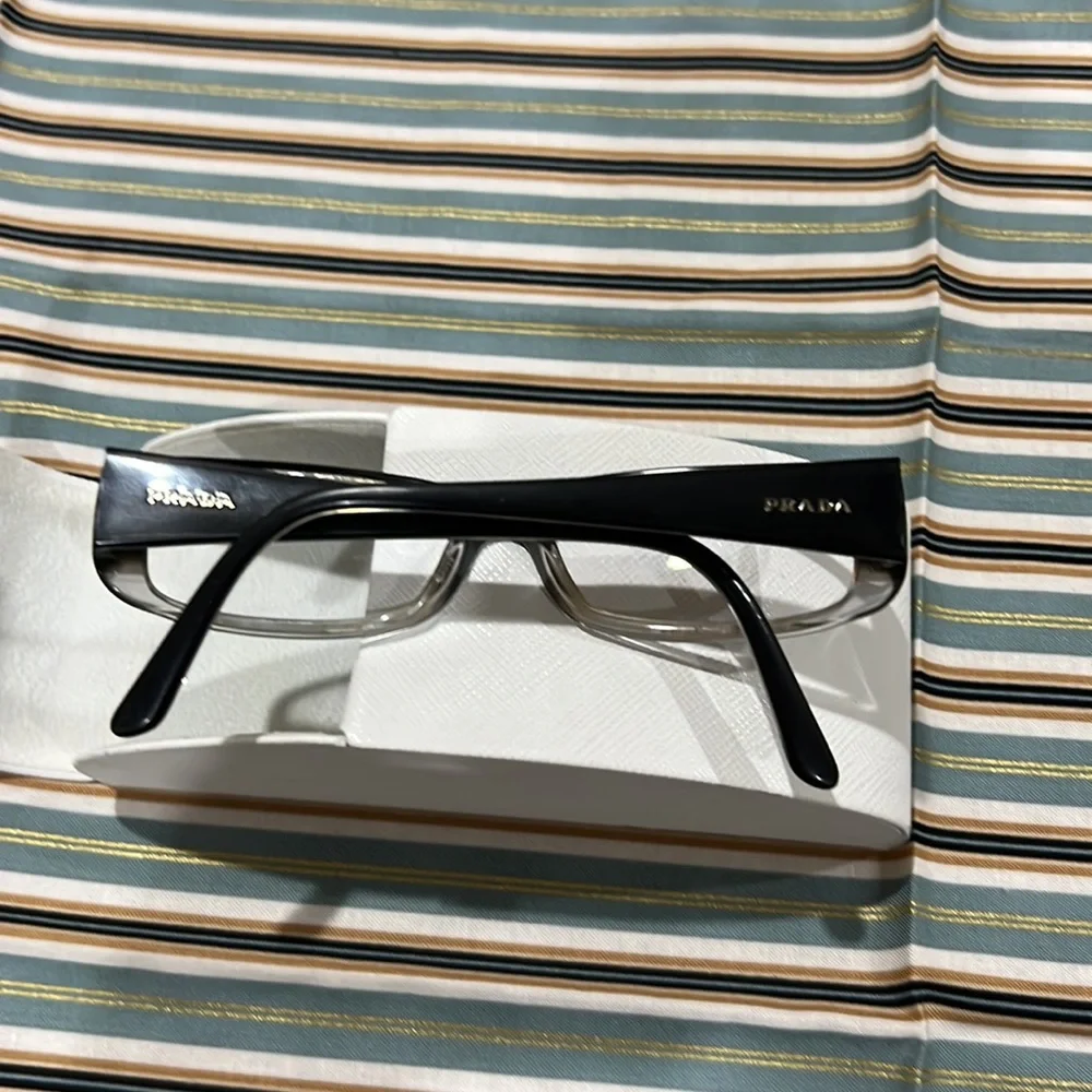 Prada - Picture 11 of 11